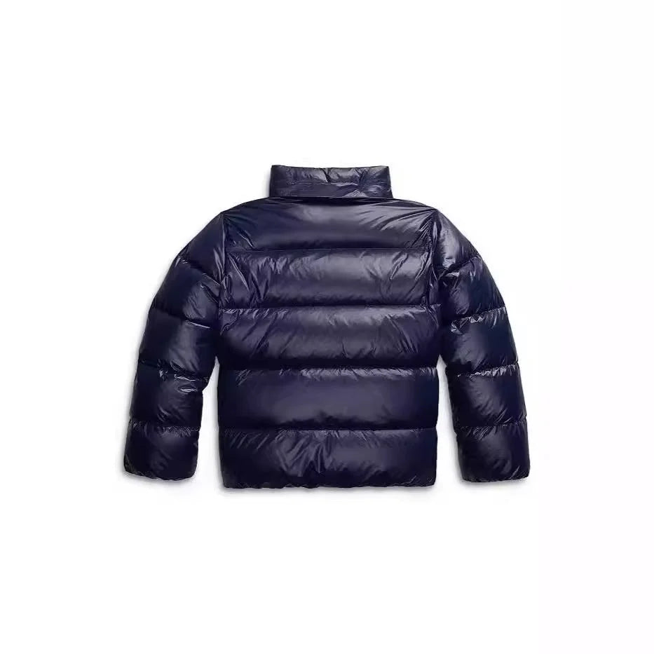 Doudoune femme noire à capuche, coupe vent, doublure chaude et poches pratiques pour les conditions froides.