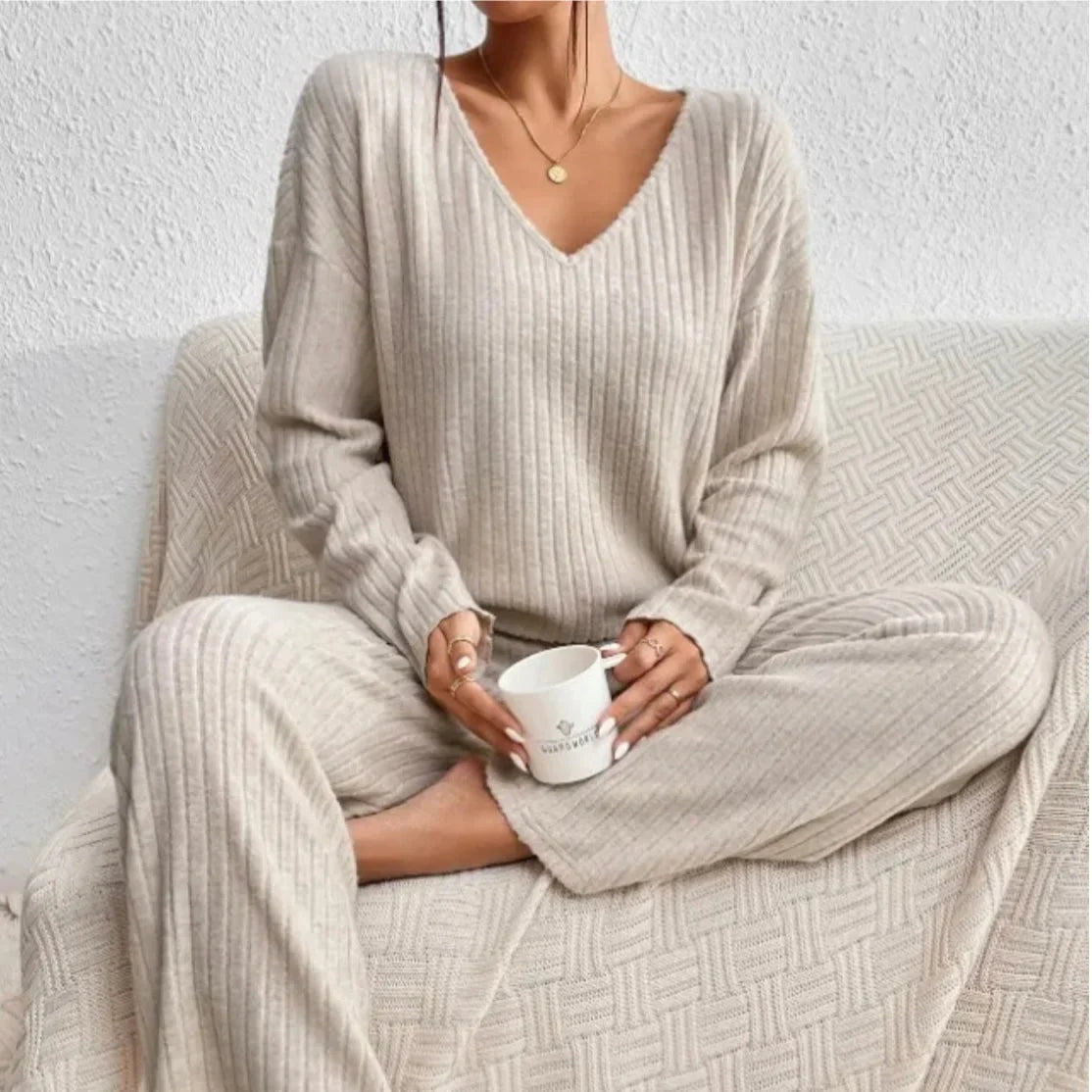 Completo Donna Maniche Lunghe Scollo a V Comodo - Vesarelli
