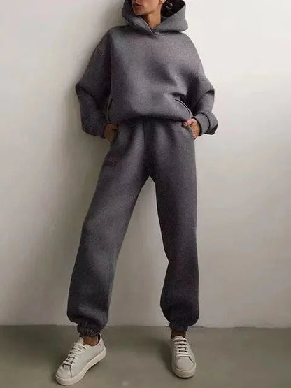 Ensemble deux pièces ample pour femmes en mélange de coton léger, design contemporain, couleur rose.