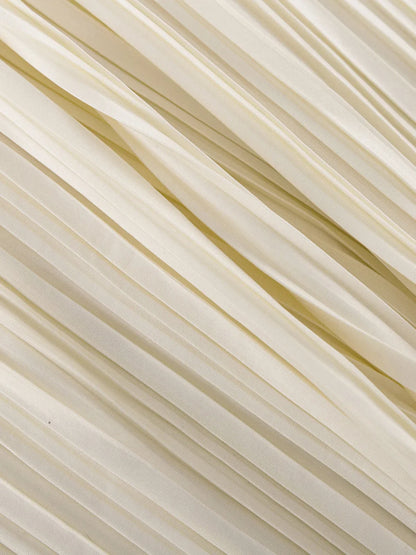 Ensemble deux pièces plissé blanc en mélange de coton léger, coupe décontractée, adapté pour le quotidien et les loisirs.