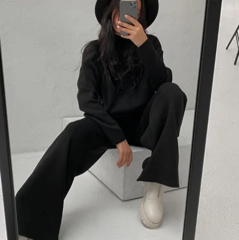Ensemble femme vert en matériau léger et respirant, coupe décontractée, adapté pour la détente et à la maison.