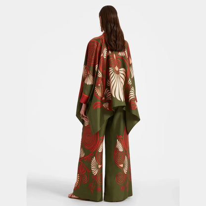 Ensemble femme boho chic en coton léger, motifs floraux, couleurs pastel, idéal pour le printemps et les journées…