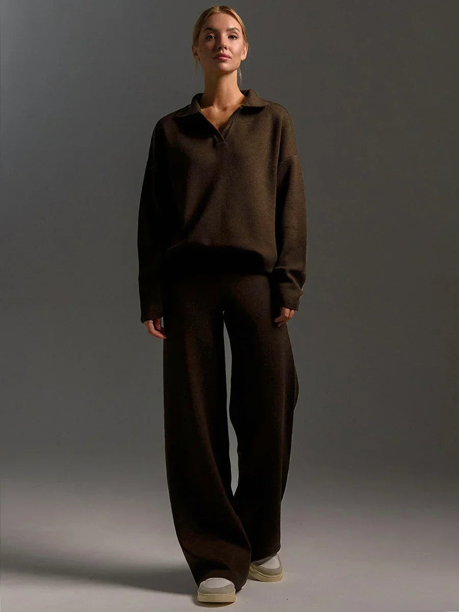 Ensemble femme kaki avec col chemise, en coton léger, pantalon ample et fluide au design décontracté.