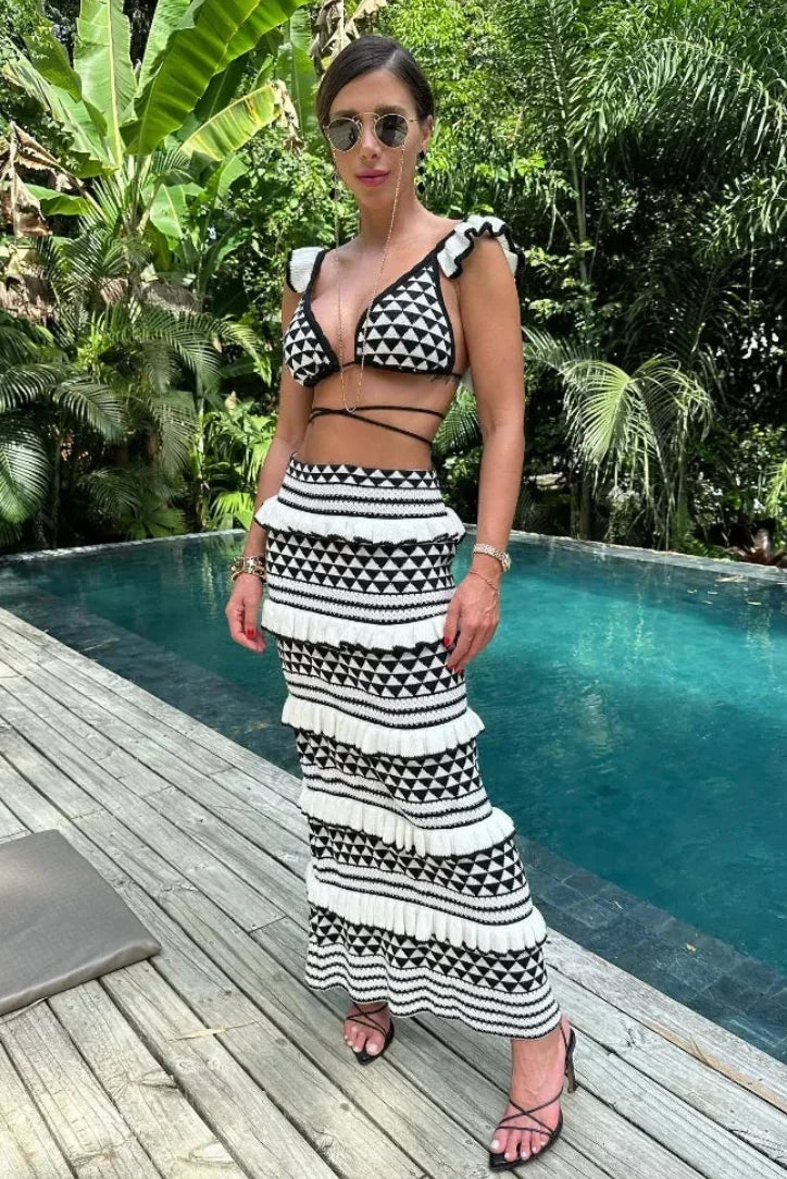Ensemble jupe longue en polyester avec motifs géométriques noir et blanc, coupe fluide et taille élastique pour un confort…