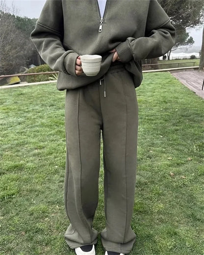 Ensemble noir pour femme, composé d'un sweat-shirt et d'un pantalon en coton, idéal pour l'automne.