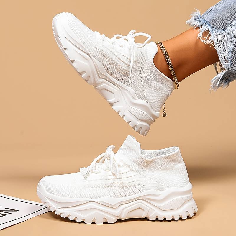 Sneaker Donna Forma Chiusa Linee Sportive
