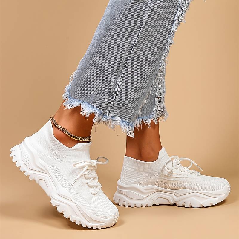 Sneaker Donna Forma Chiusa Linee Sportive