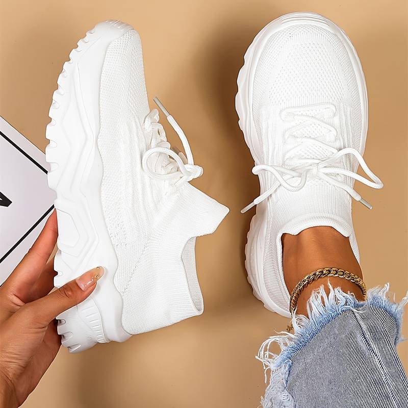Sneaker Donna Forma Chiusa Linee Sportive
