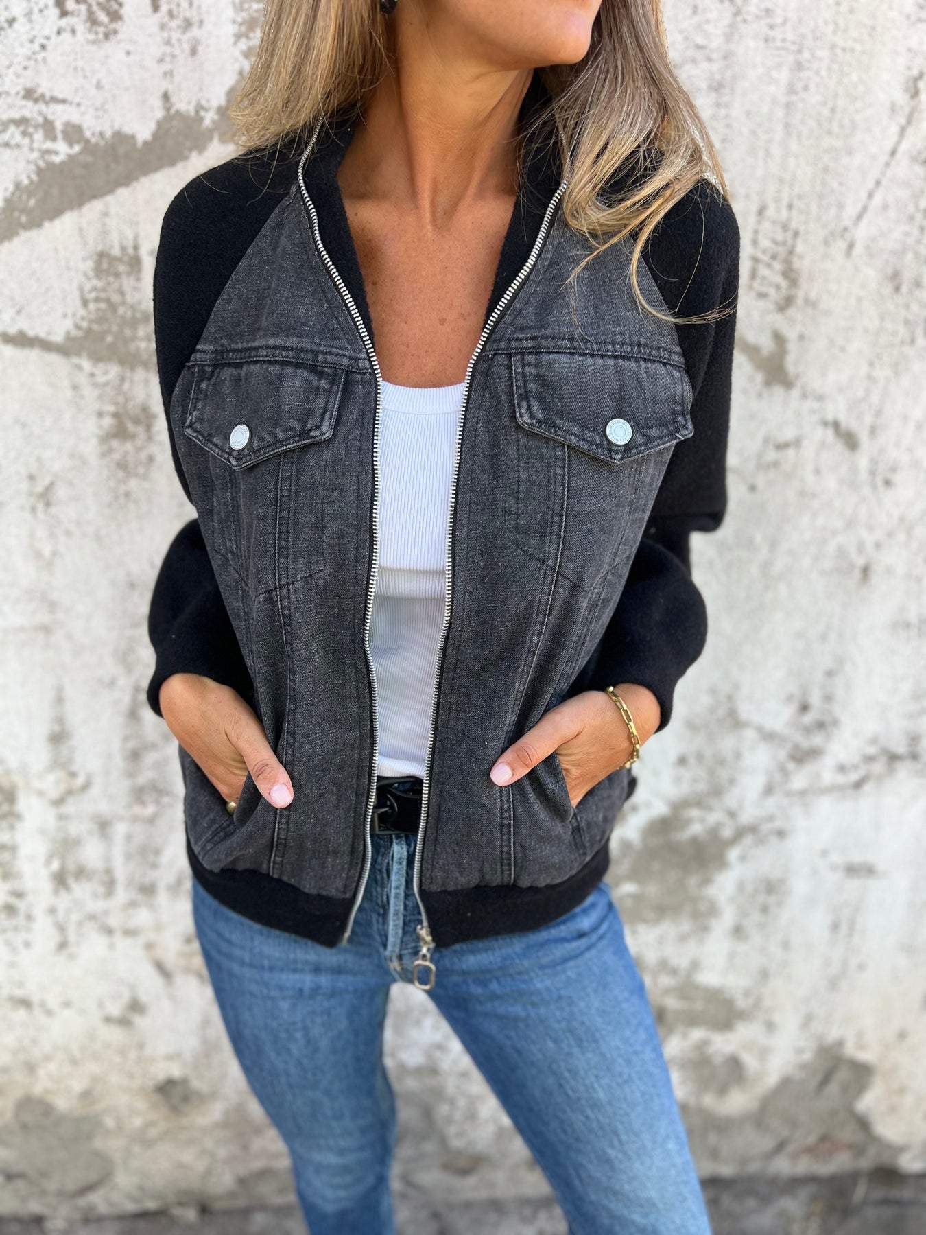 Giacca Donna con Superficie Strutturata Linea Pulita