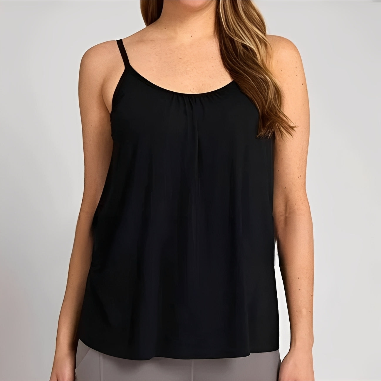 Donna con Reggiseno Integrato Comfort