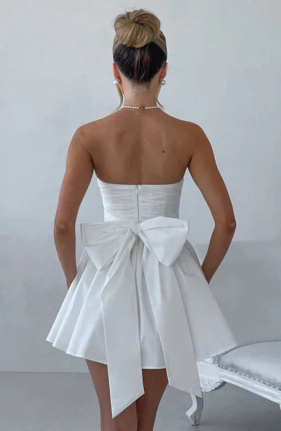 Abito Corto Donna Linee Pulite Semplice