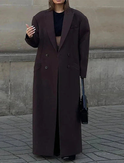 Manteau long bourgogne pour femme, en tissu chaud, coupe classique et design polyvalent pour toutes les saisons.