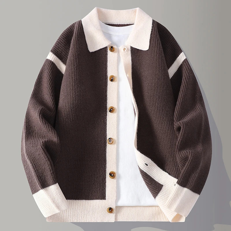Maglione Uomo con Inserti a Contrasto e Chiusura con Bottoni