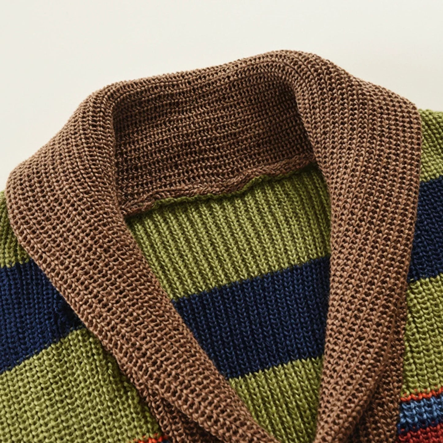 Cardigan Uomo a Righe in Maglia con Bottoni