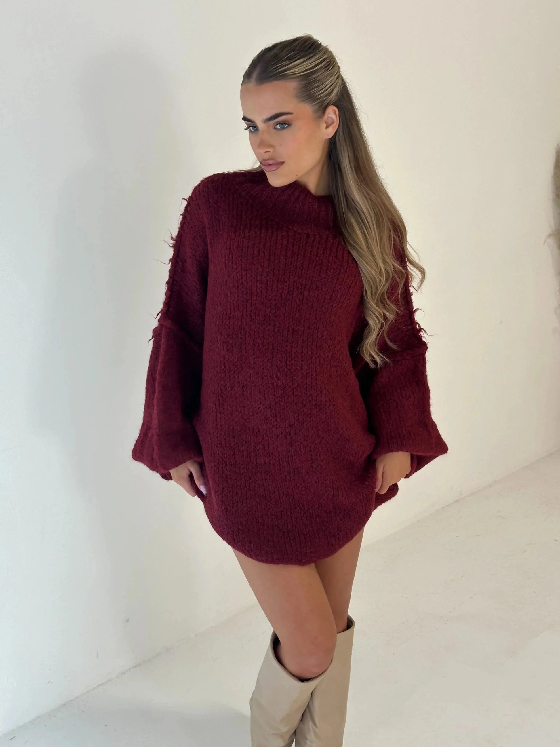 Pull ample pour femme en matière douce, avec col roulé, couleur vanille.