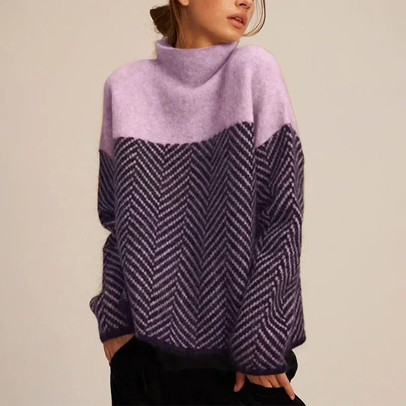 Pull femme marron à col montant, design géométrique, en matière douce et confortable pour le quotidien.