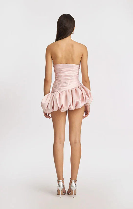 Robe de soirée femme en tissu drapé, jupe ballon élégante, manches courtes et décolleté en V, parfaite pour les événements.