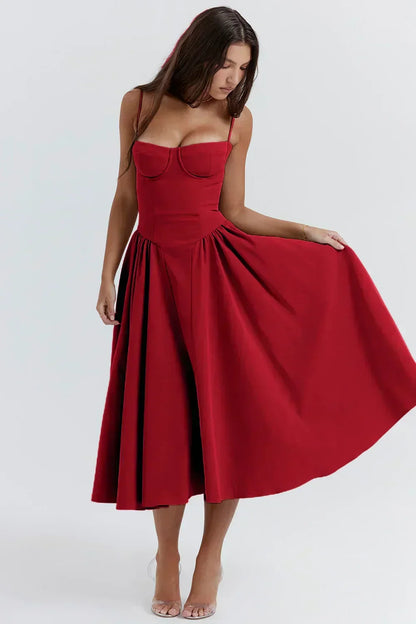 Robe d'été femme avec encolure structurée, en coton léger, manches courtes et motif floral coloré.