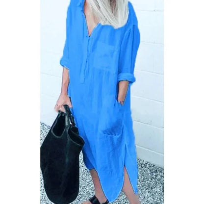 Robe longue ample en lin bleu clair, dotée de poches pratiques et d'une coupe décontractée pour un confort au quotidien.