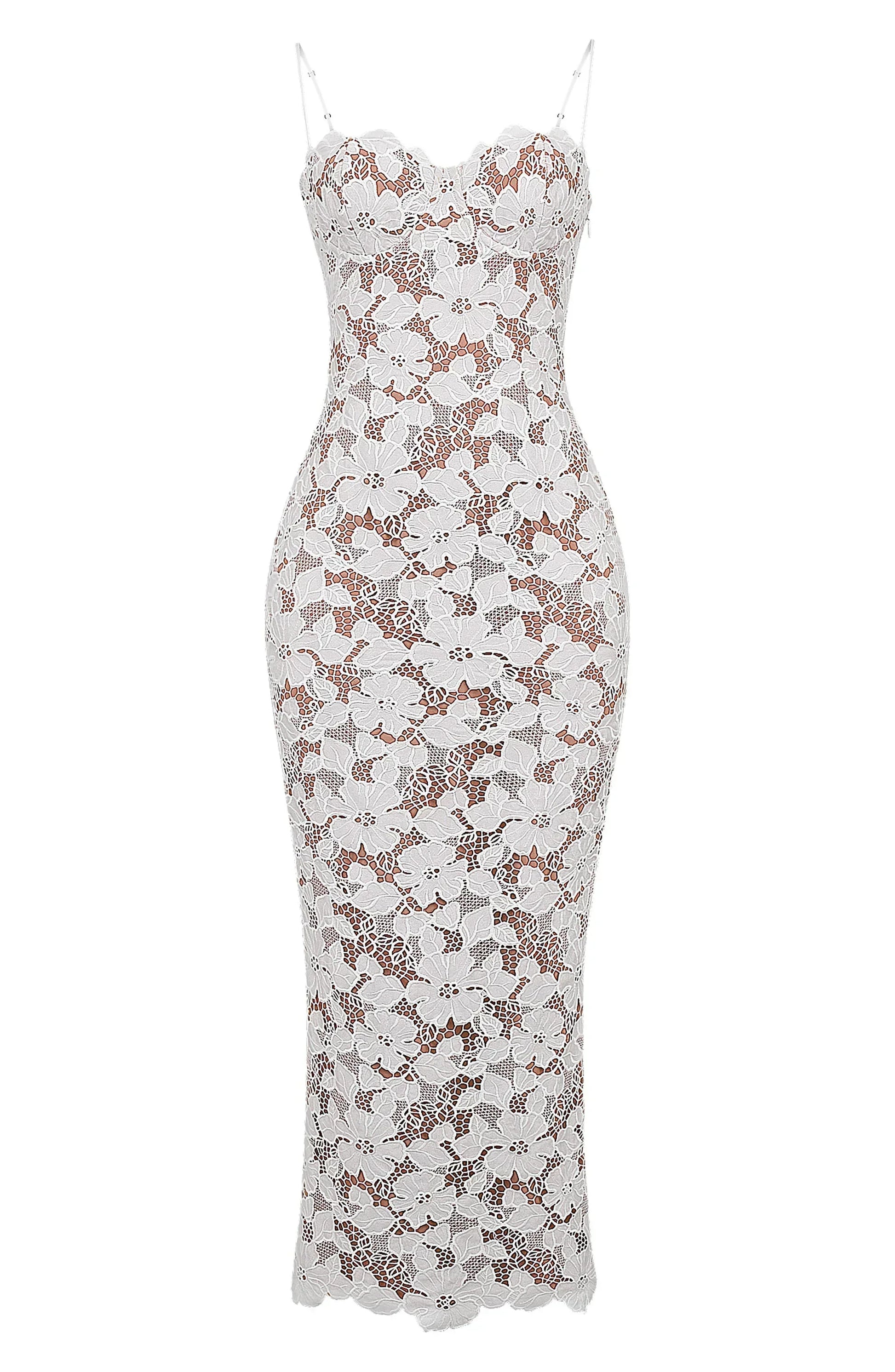 Robe longue blanche en dentelle florale avec bretelles spaghetti et corset, parfaite pour les occasions spéciales.
