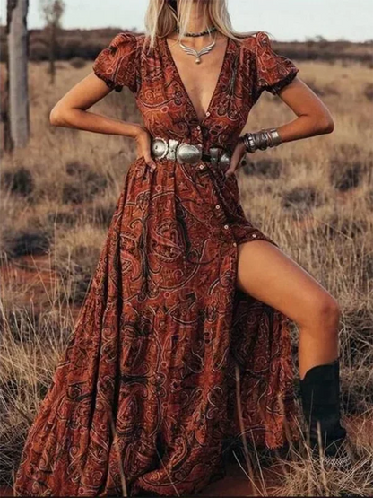 Robe longue bohème en voile léger, imprimée avec des manches papillon pour un look décontracté et fluide.