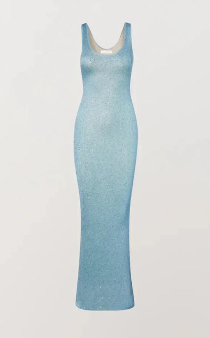 Robe longue en tissu léger, ornée de paillettes scintillantes, avec un col rond et des manches courtes pour une allure…
