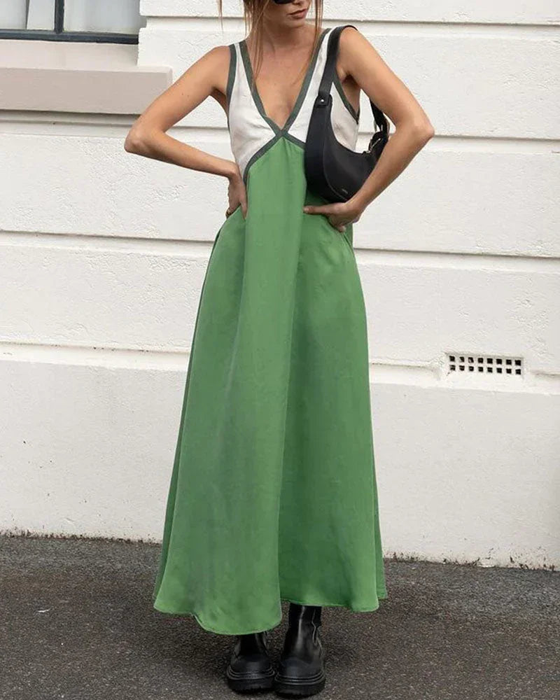 Robe longue femme bicolore en coton, col en V, sans manches, parfaite pour les journées d'été élégantes et confortables.