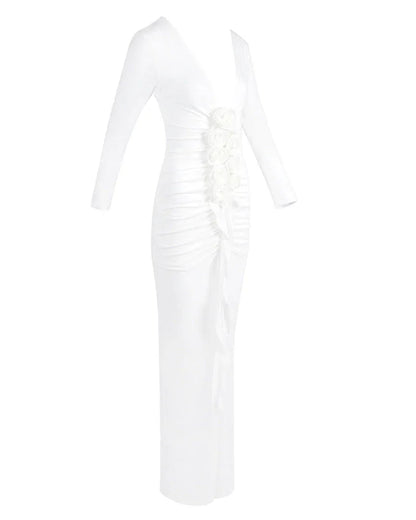 Robe longue blanche pour femme, manches longues, en coton léger, avec une coupe fluide et un décolleté en V.