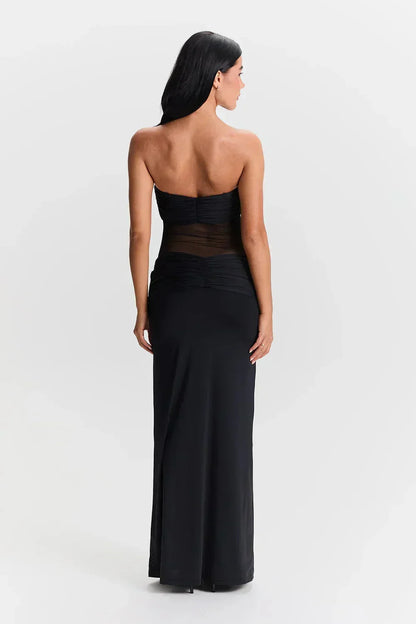 Robe longue femme en polyester, bustier avec un détail transparent en nœud au centre, idéale pour une soirée estivale.