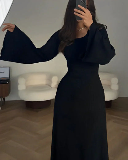 Robe longue lilas pour femme, col carré, manches longues, en tissu léger avec une coupe fluide idéale pour les occasions…