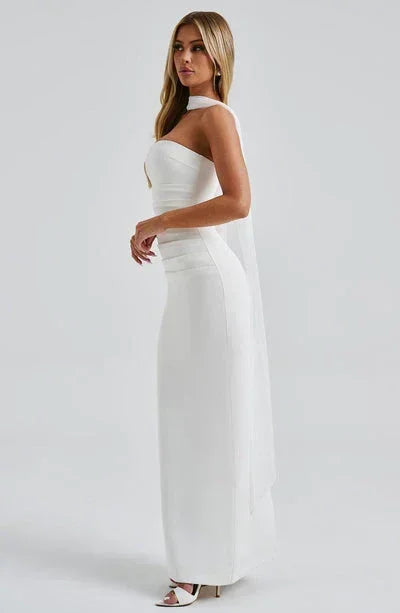 Robe longue femme moulante en jersey extensible, à manches longues et décolleté en V, idéale pour un look élégant.