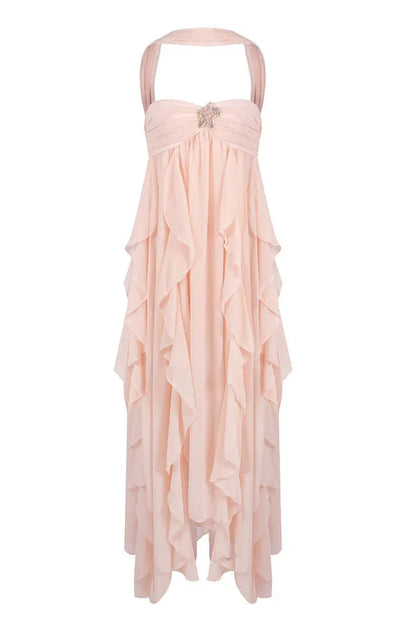 Robe longue femme rose volantée en tissu léger, avec des volants délicats et une coupe fluide pour un style élégant.