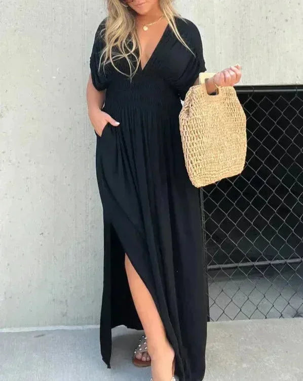 Robe longue fluide en viscose, col en V, manches courtes, parfaite pour les journées chaudes et confortables.