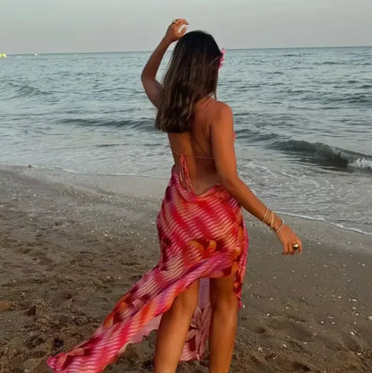 Robe longue d'été à imprimé floral, bretelles fines, en tissu léger parfait pour la plage, offrant confort et style.