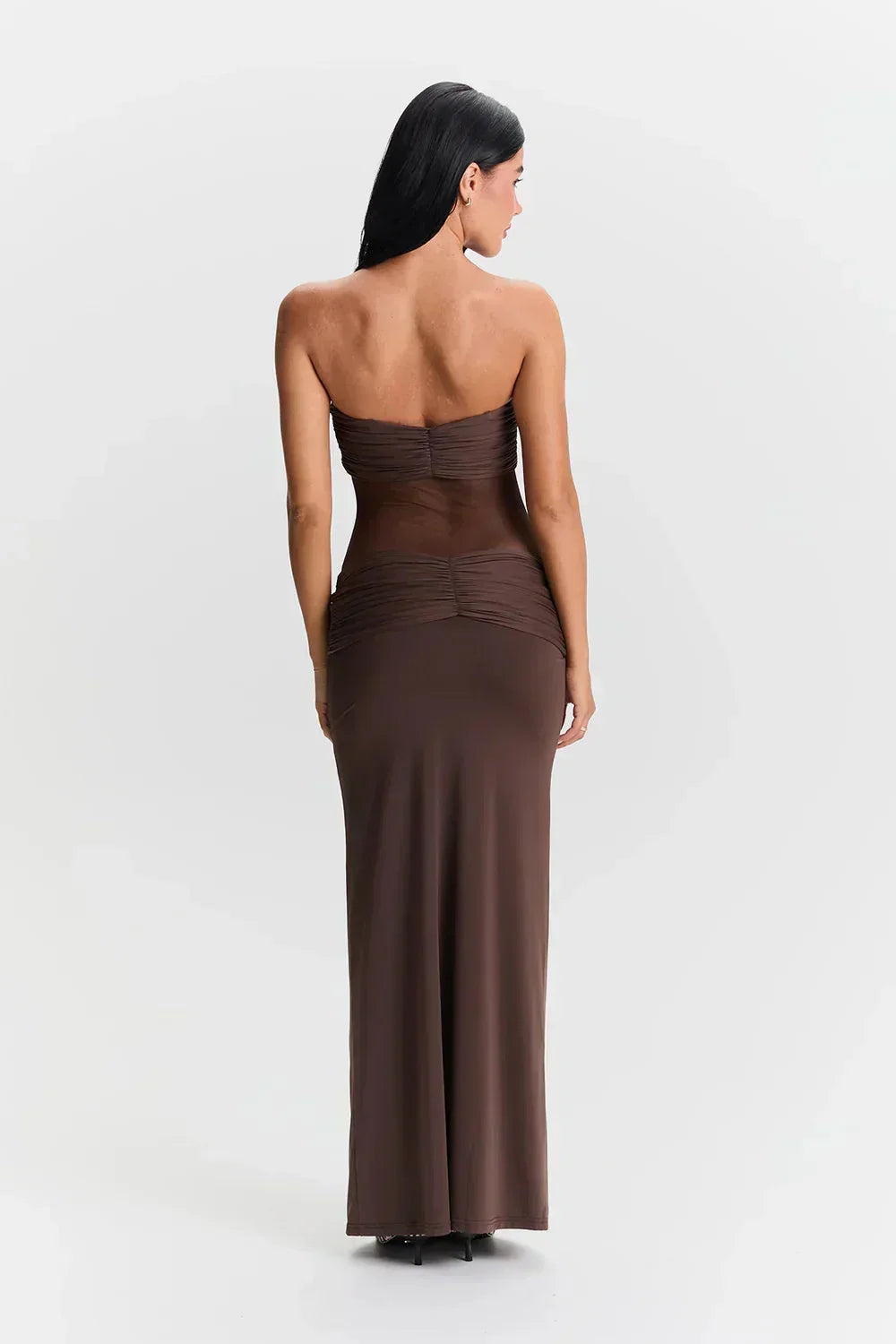 Robe longue bustier longue en tissu léger transparent, avec nœud décoratif à la taille, idéale pour l'été.