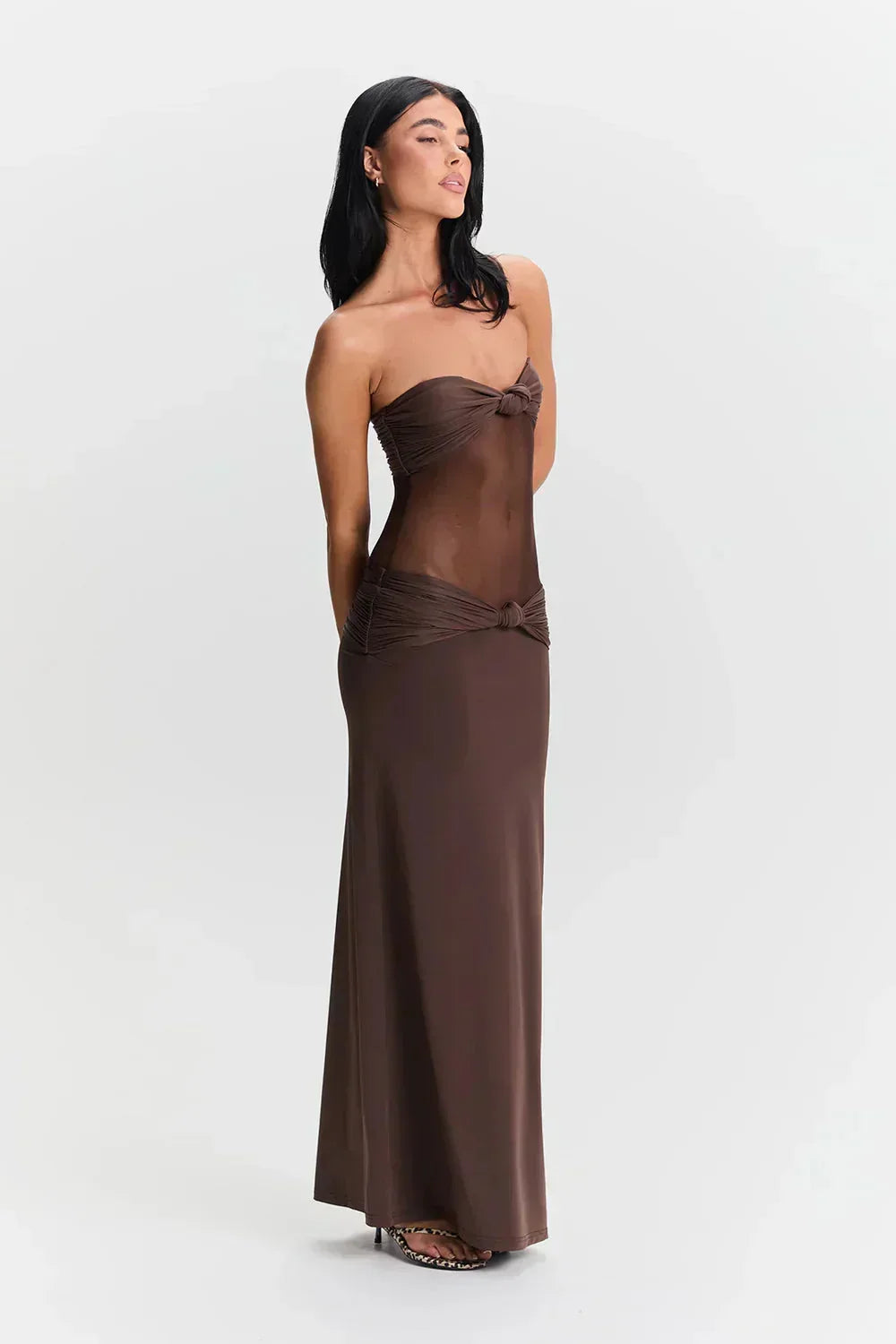Robe longue bustier longue en tissu léger, effet transparent, avec nœud élégant, idéale pour les journées d'été.