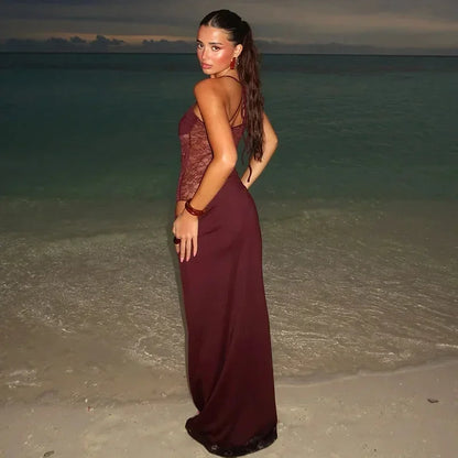 Robe longue en dentelle sans manches avec dos nu, parfaite pour les soirées, alliant élégance et confort.