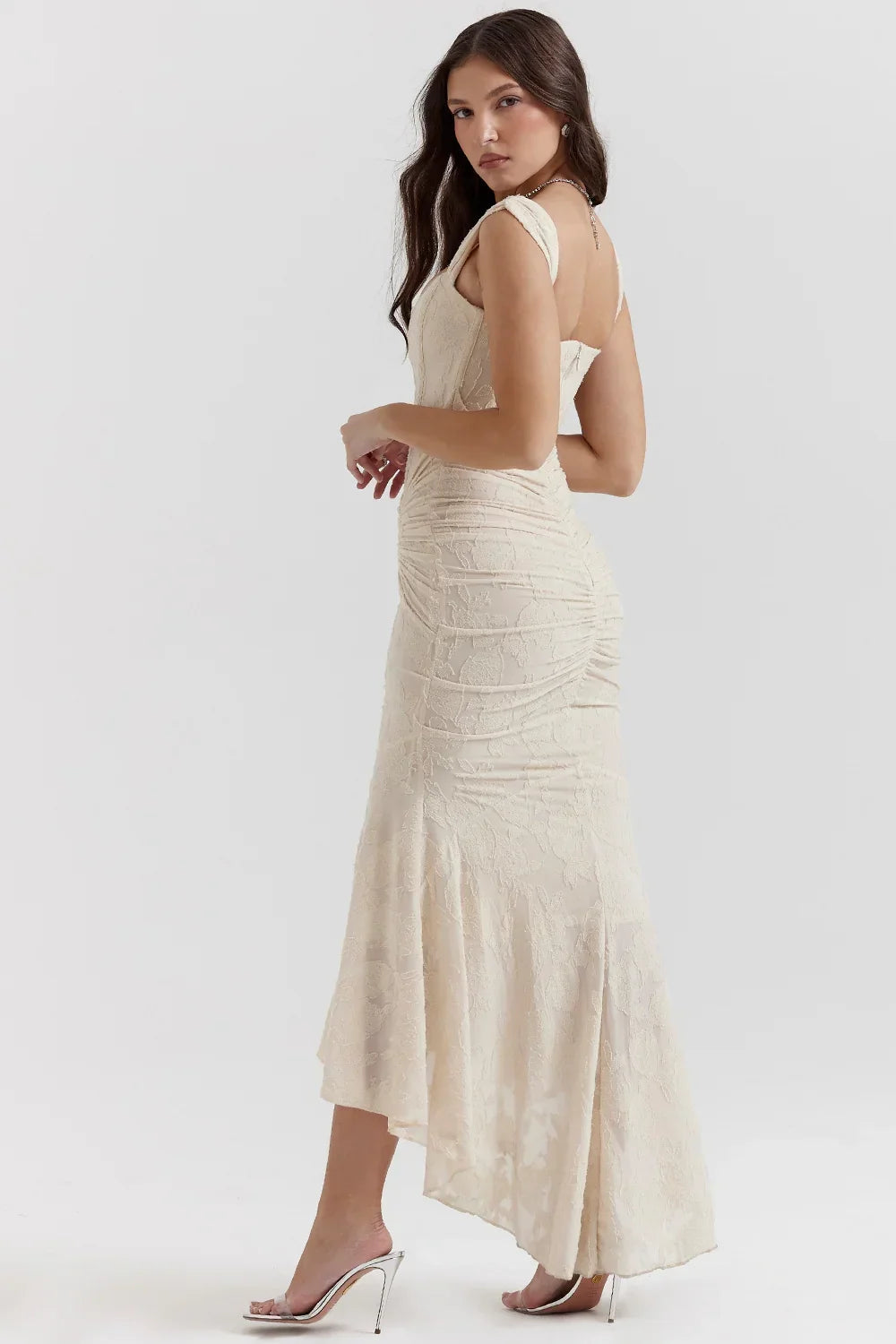 Robe maxi femme en coton léger, à motif floral coloré et bretelles larges pour un confort optimal.