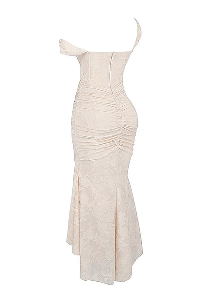 Robe maxi en coton léger, motif floral coloré, bretelles larges pour un confort optimal, idéale pour les journées estivales.