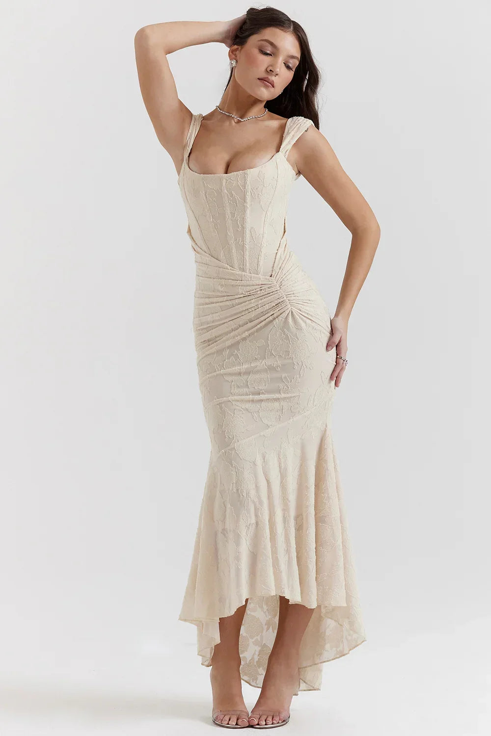 Robe maxi femme à motif floral, bretelles larges, en coton léger, idéale pour l'été, avec un design fluide et confortable.