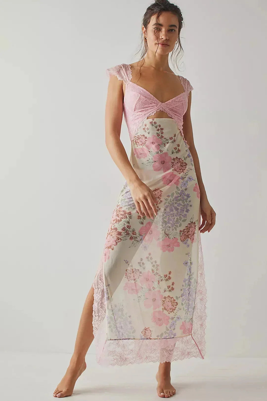 Robe maxi femme en dentelle florale transparente, design cache-cœur avec motifs marguerite, parfaite pour les occasions…