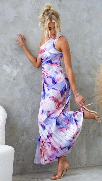 Robe maxi plissée pour femme, en tissu léger, fleurs colorées et bretelle unique, idéale pour l'été.