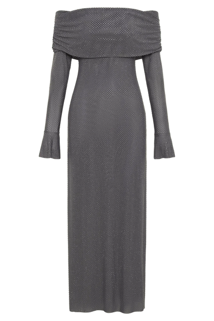 Robe longue scintillante en tissu doux, épaules dénudées, manches longues, ornée de détails brillants et d'un cut flatteur.