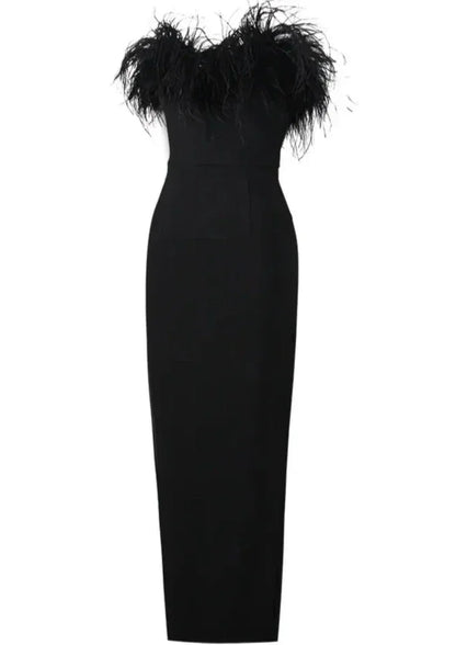 Robe longue noire sans bretelles en tissu léger, ornée d'une bordure en plumes pour une touche élégante, idéale pour les…
