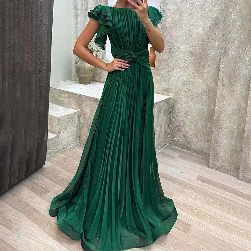 Robe longue plissée en polyester avec manches à volants, idéale pour une tenue élégante et confortable au quotidien.