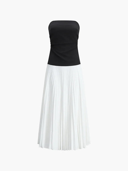Robe longue sans bretelles en coton léger, avec plis et design bicolore, idéale pour l'été décontracté.