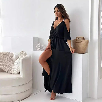 Robe longue sans manches en tissu léger, col en V, fente latérale et bretelles ajustables pour un style décontracté.
