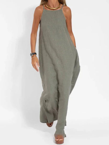 Robe longue sans manches en tissu léger, coupe fluide, idéale pour une tenue décontractée estivale.
