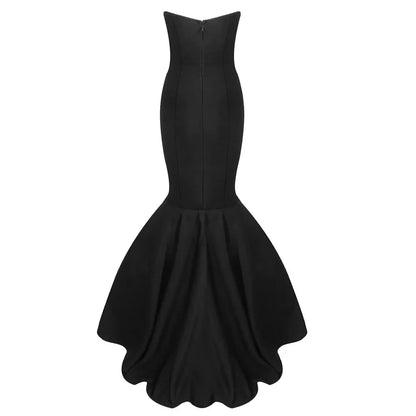 Robe mermaid noire sans bretelles, en tissu stretch, avec une coupe ajustée et une longueur midi qui souligne la silhouette.