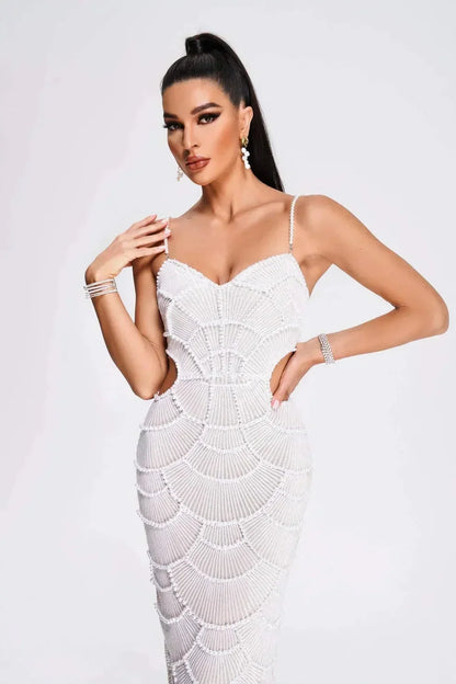 Robe midi blanche à sequins, bretelles découpées côtelées, fabrication en tissu léger pour une silhouette élégante lors des…